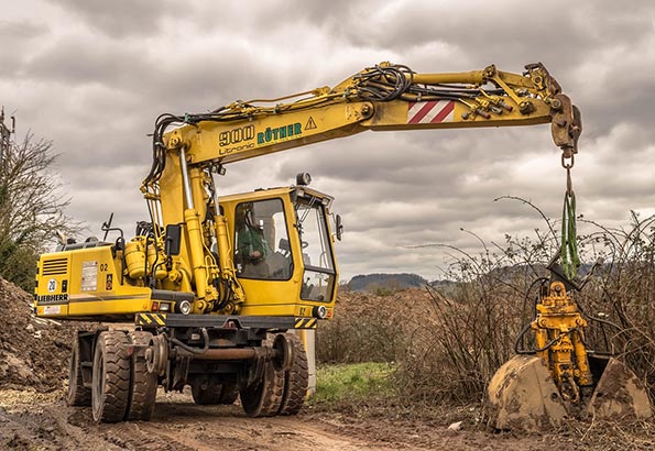 二手推土机购买指南:如何挑选高性价比的设备